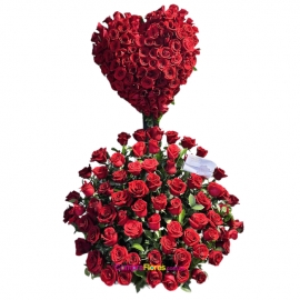 Canasta de Rosas y Corazon